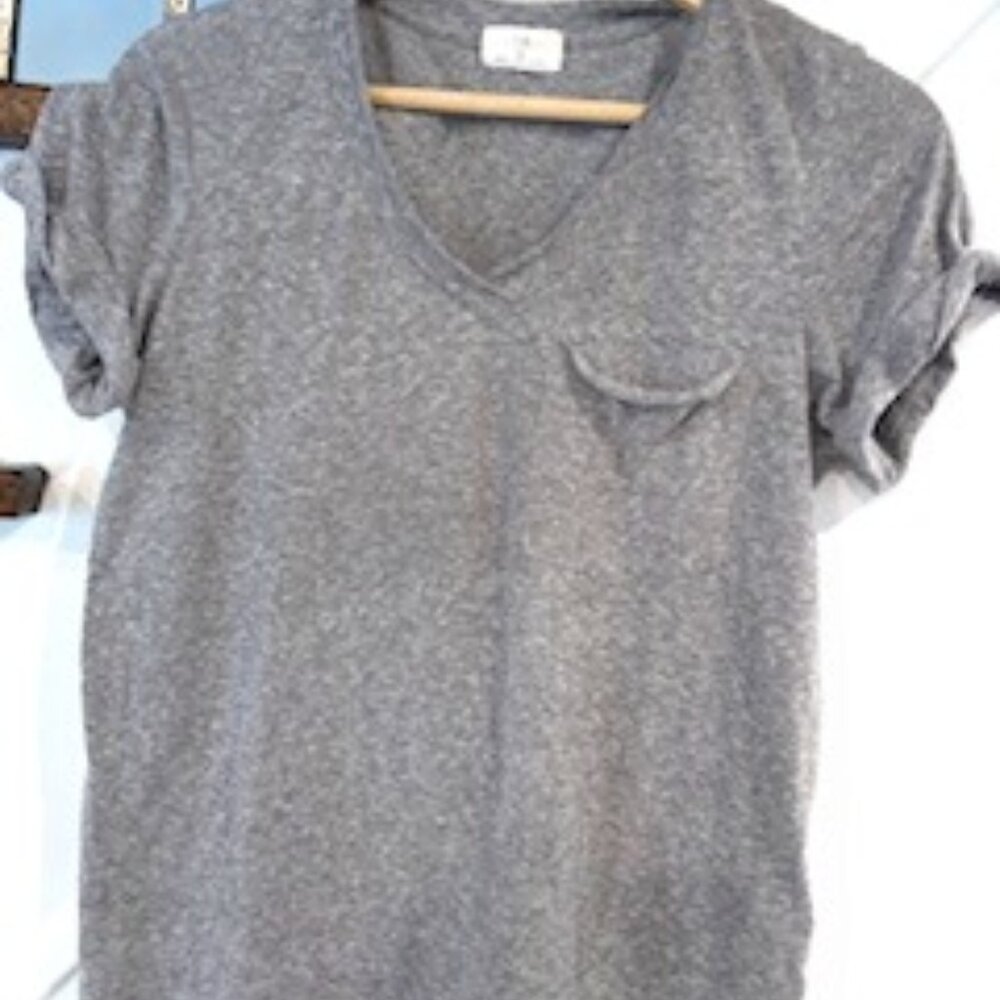 GUC The Lars Classic V-Neck Tee by T.La